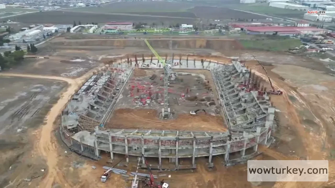 17-bin-500-kisilik-stadyumda-calismalar-suruyor-1.webp