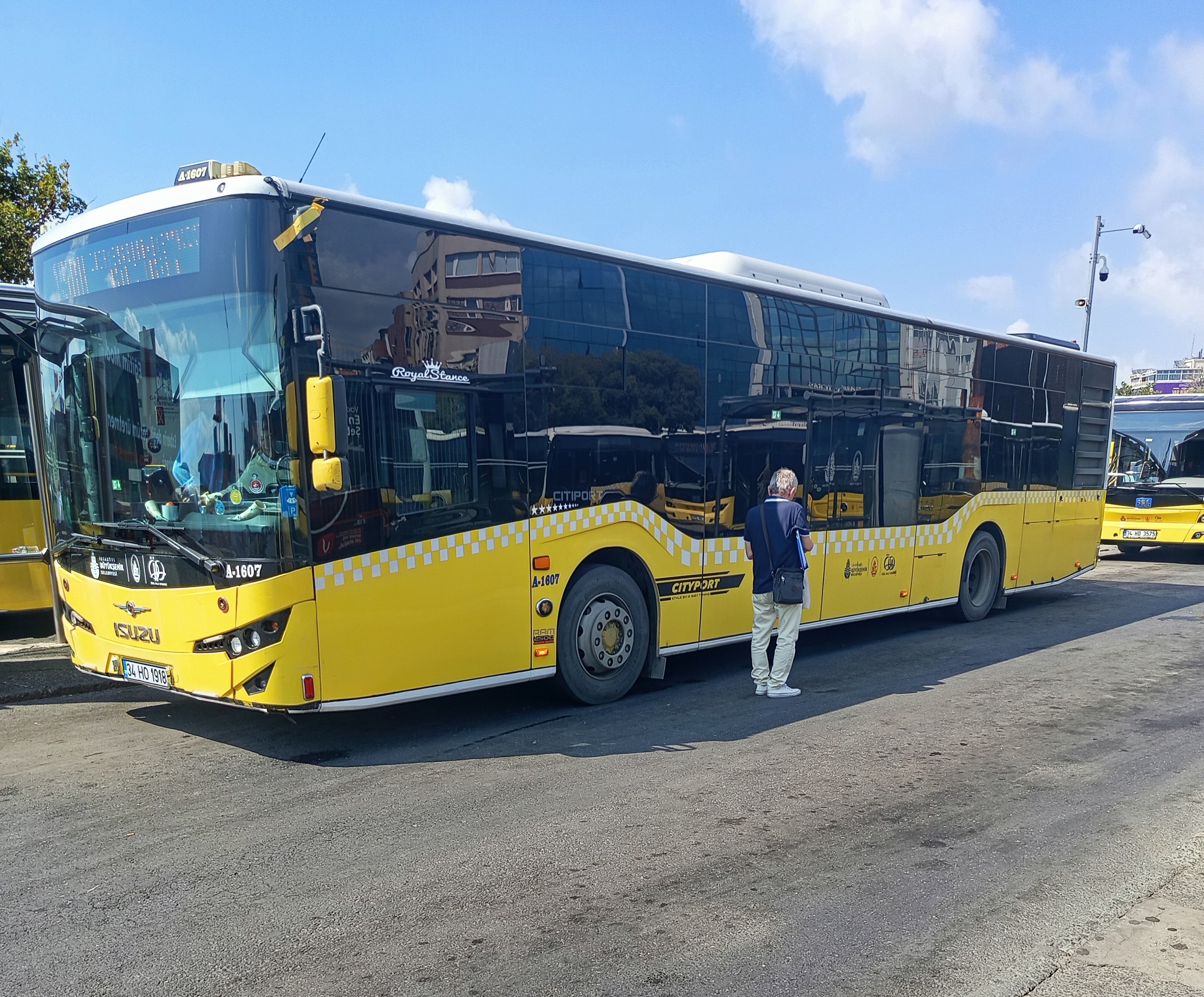 2023 Model Isuzu Citiport