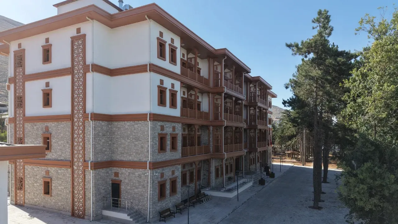 250913ogretmeneviaciliyor-3.webp